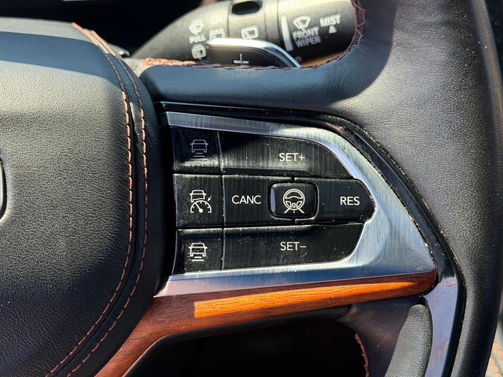 Thumbnail: 2022 Jeep Grand Cherokee - 23