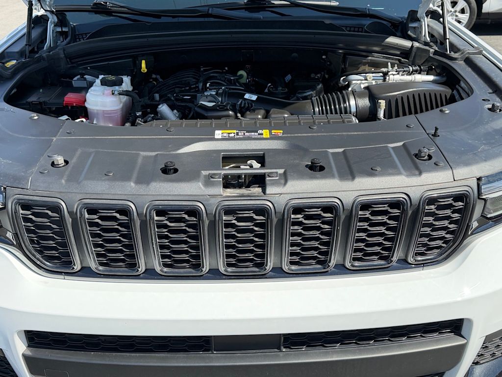 Thumbnail: 2023 Jeep Grand Cherokee L - 32