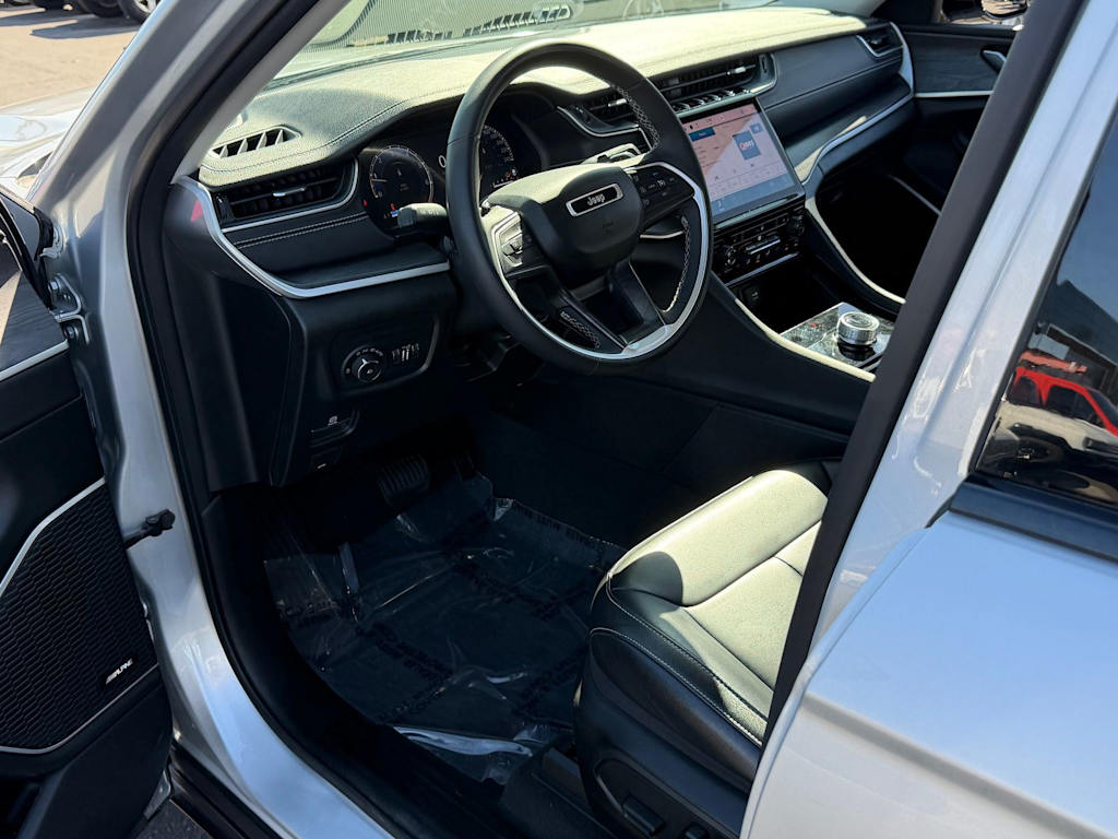 Thumbnail: 2023 Jeep Grand Cherokee L - 2
