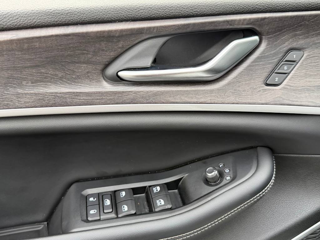 Thumbnail: 2023 Jeep Grand Cherokee L - 22