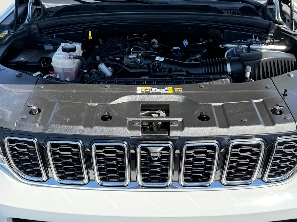 Thumbnail: 2024 Jeep Grand Cherokee L - 9