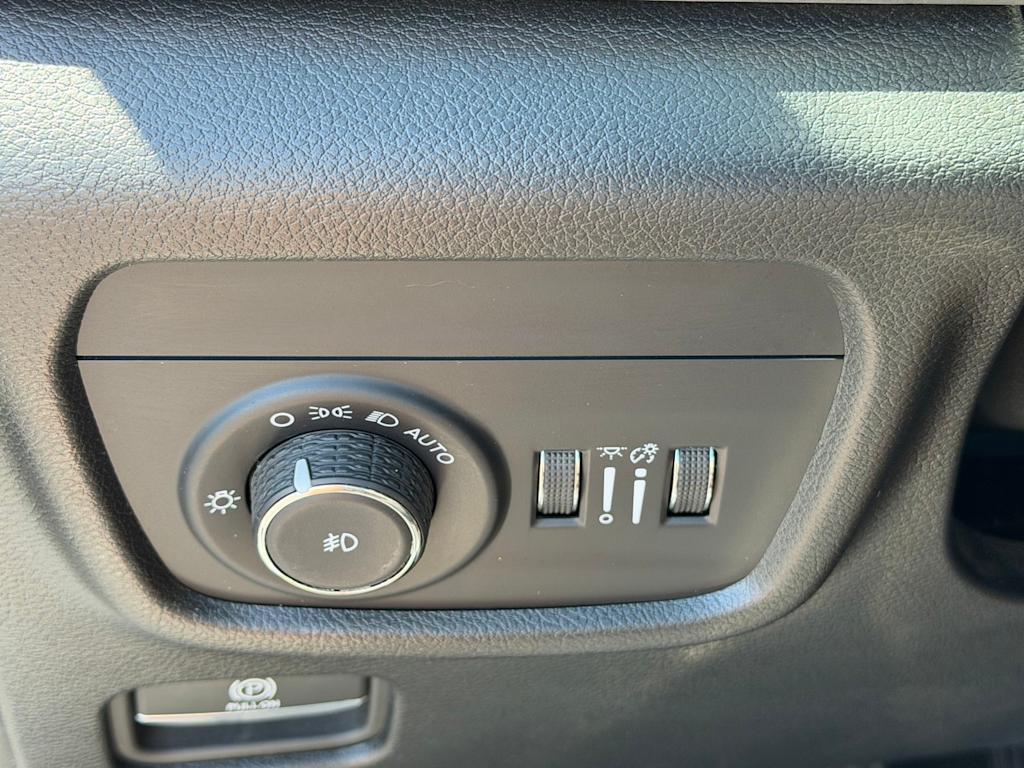 Thumbnail: 2024 Jeep Grand Cherokee L - 23