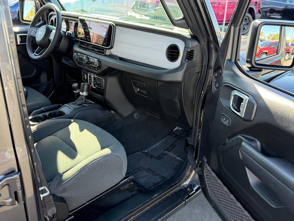Thumbnail: 2024 Jeep Wrangler - 30