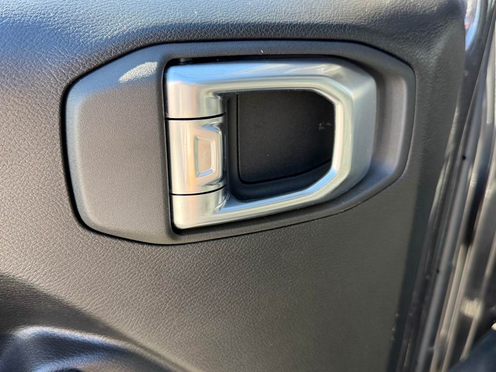 Thumbnail: 2024 Jeep Wrangler - 27