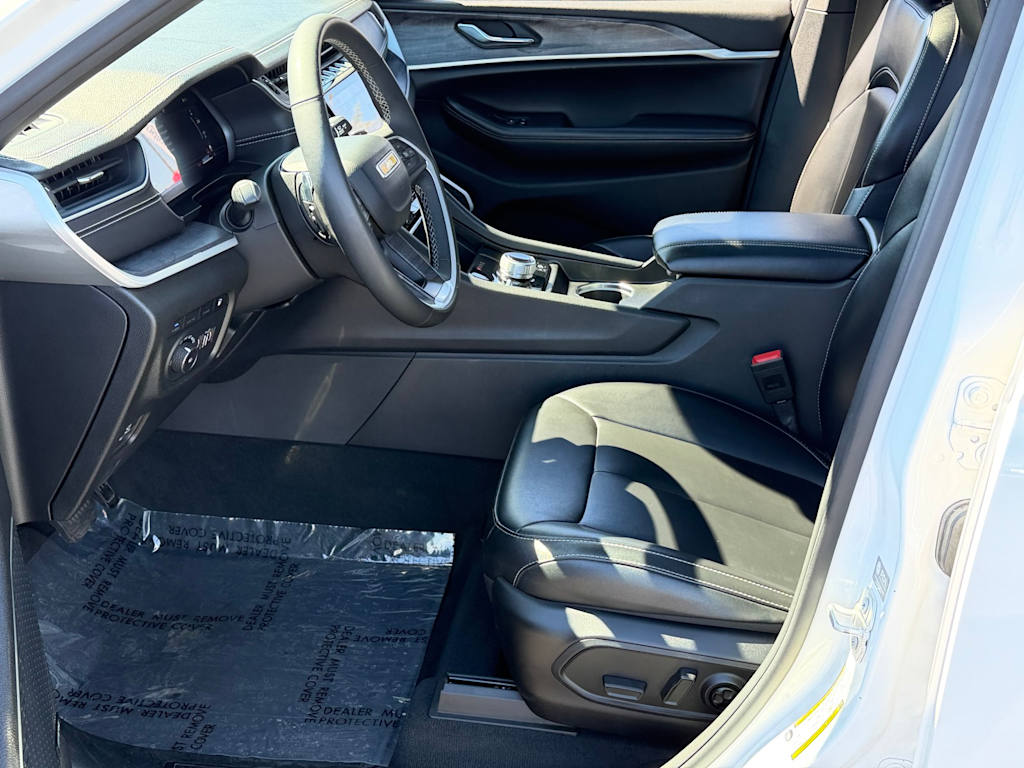 Thumbnail: 2024 Jeep Grand Cherokee - 9