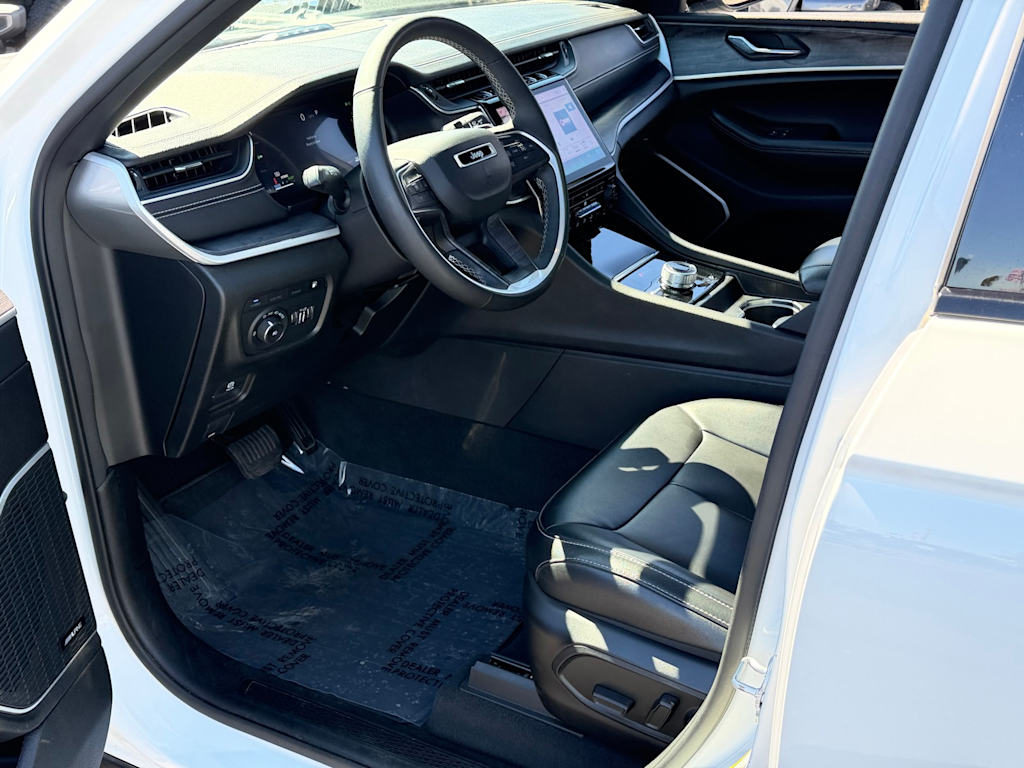 Thumbnail: 2024 Jeep Grand Cherokee - 21