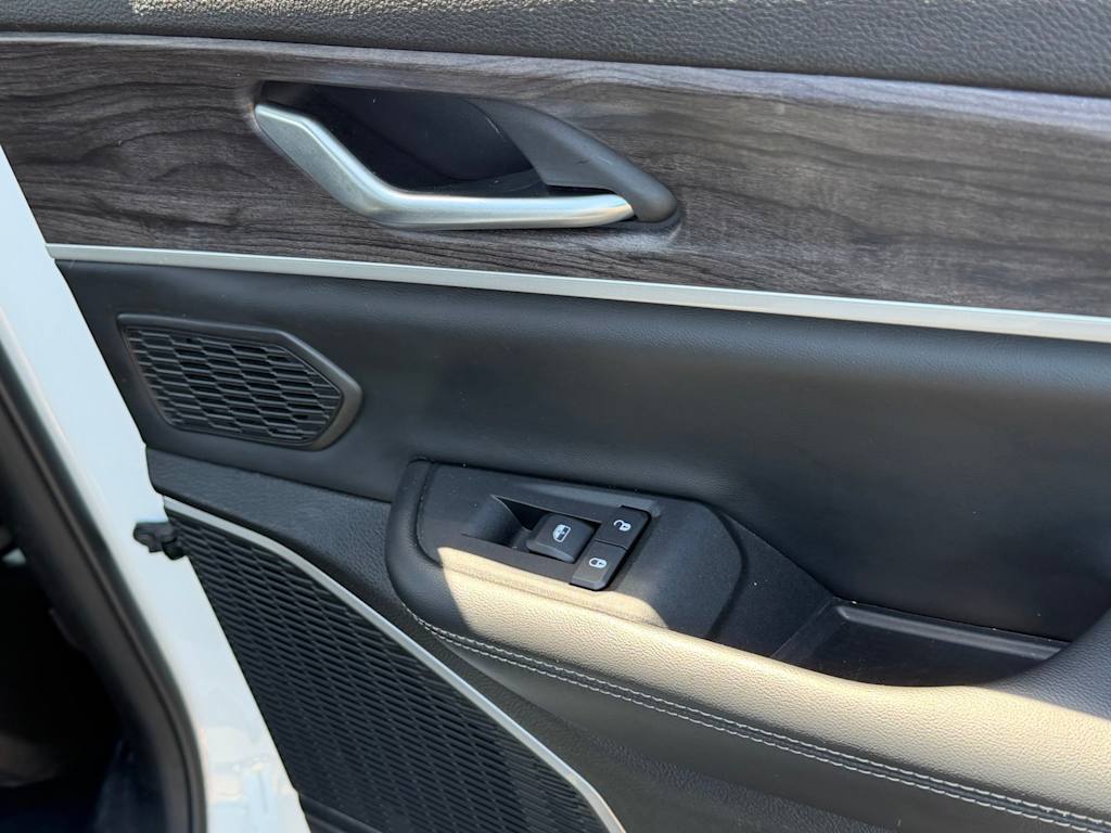 Thumbnail: 2022 Jeep Grand Cherokee - 33