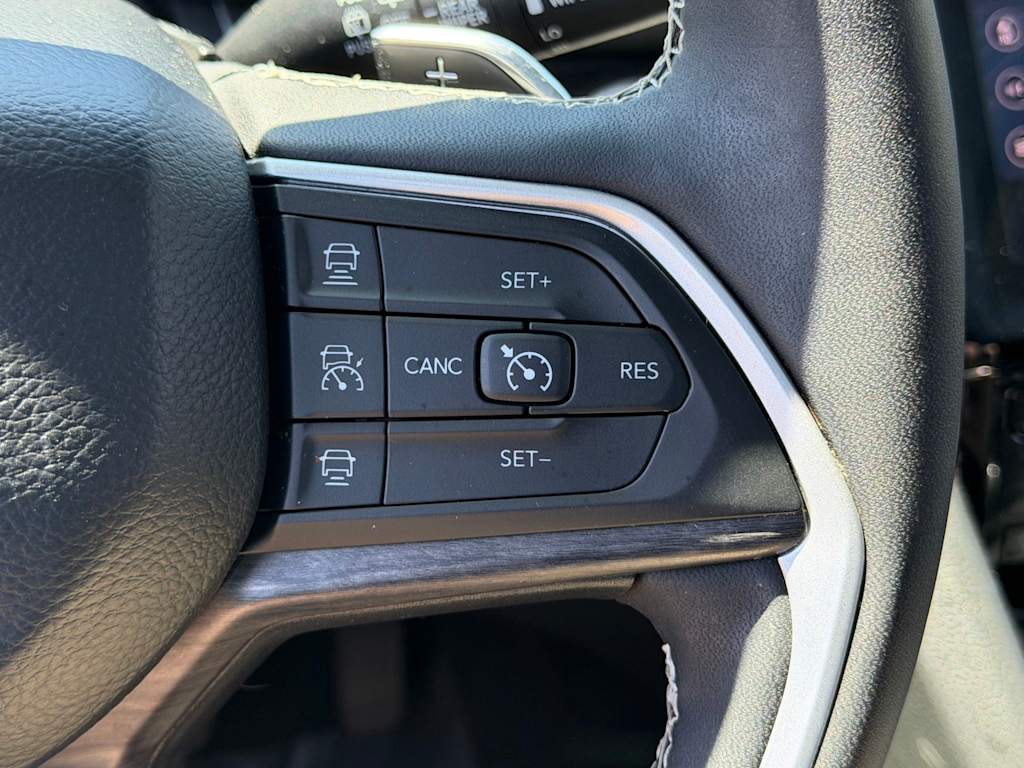 Thumbnail: 2022 Jeep Grand Cherokee - 27