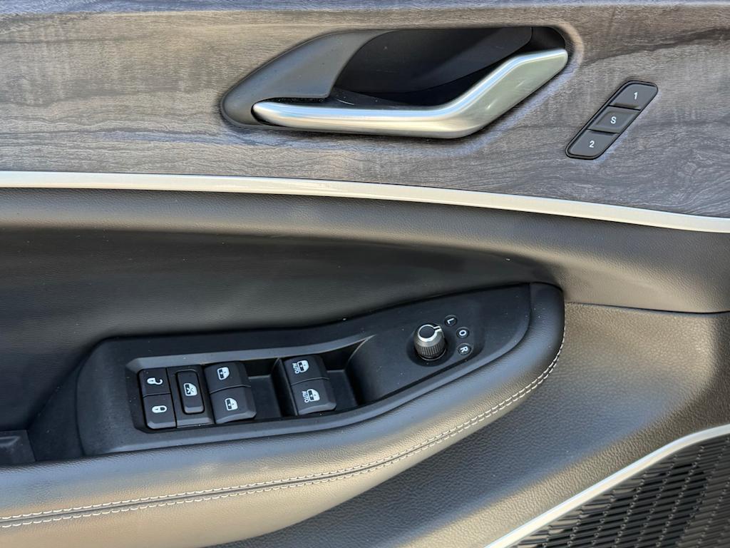 Thumbnail: 2022 Jeep Grand Cherokee - 23