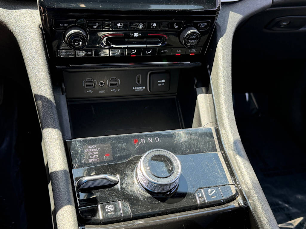 Thumbnail: 2022 Jeep Grand Cherokee - 15