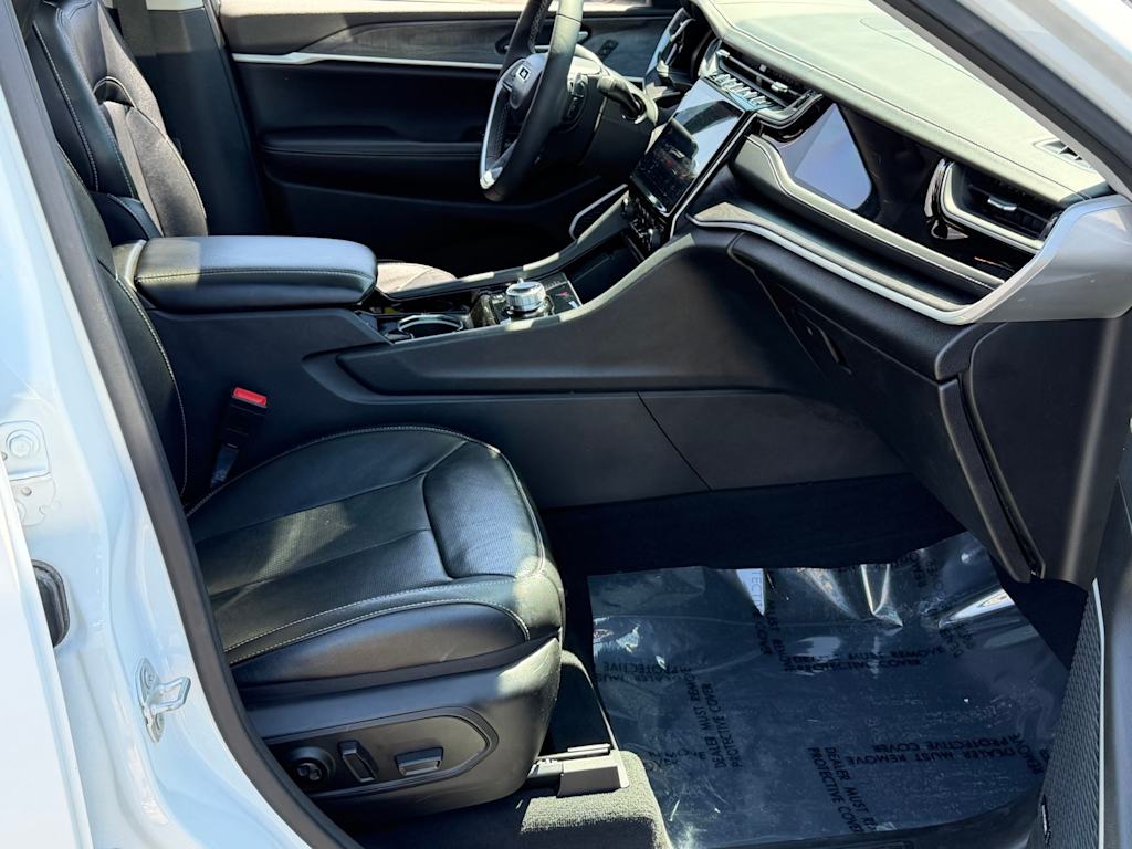 Thumbnail: 2022 Jeep Grand Cherokee - 12
