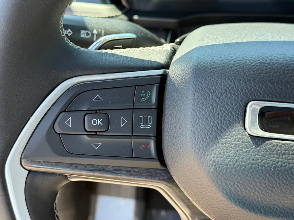 Thumbnail: 2022 Jeep Grand Cherokee - 25