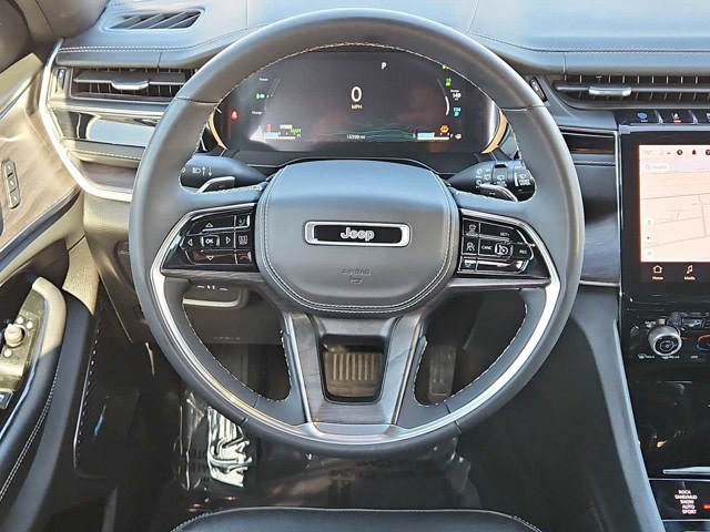 Thumbnail: 2022 Jeep Grand Cherokee - 13