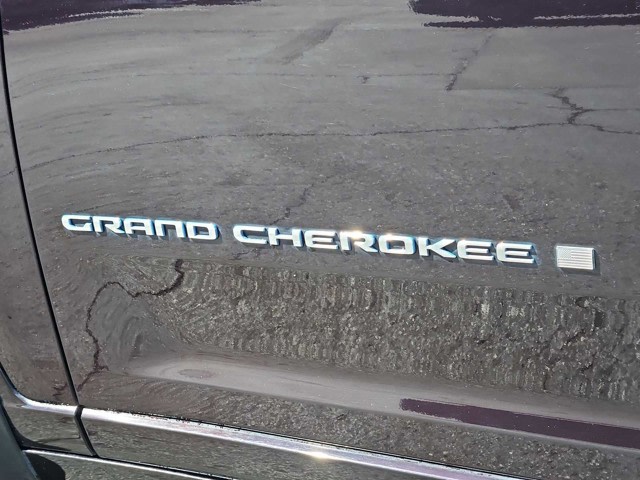 Thumbnail: 2022 Jeep Grand Cherokee - 24
