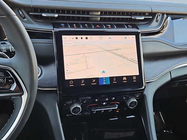 Thumbnail: 2022 Jeep Grand Cherokee - 14