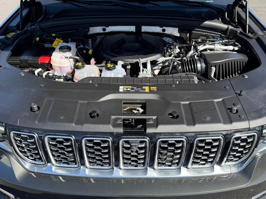 Thumbnail: 2023 Jeep Grand Cherokee - 9