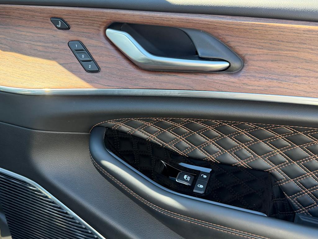 Thumbnail: 2023 Jeep Grand Cherokee - 32