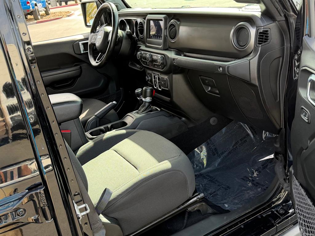 Thumbnail: 2022 Jeep Gladiator - 31