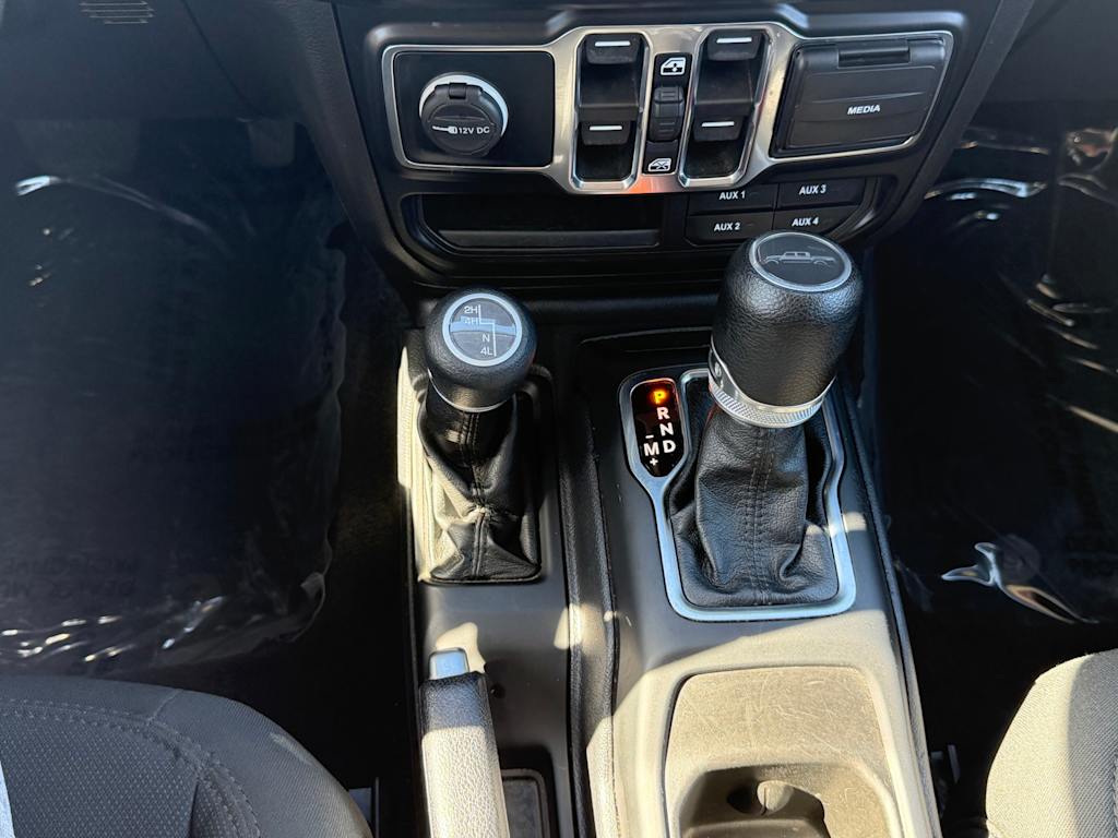 Thumbnail: 2021 Jeep Gladiator - 12