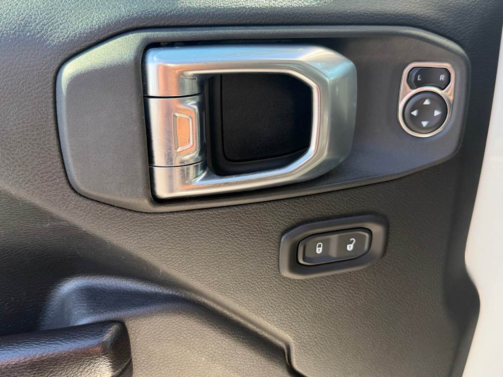 Thumbnail: 2021 Jeep Gladiator - 20