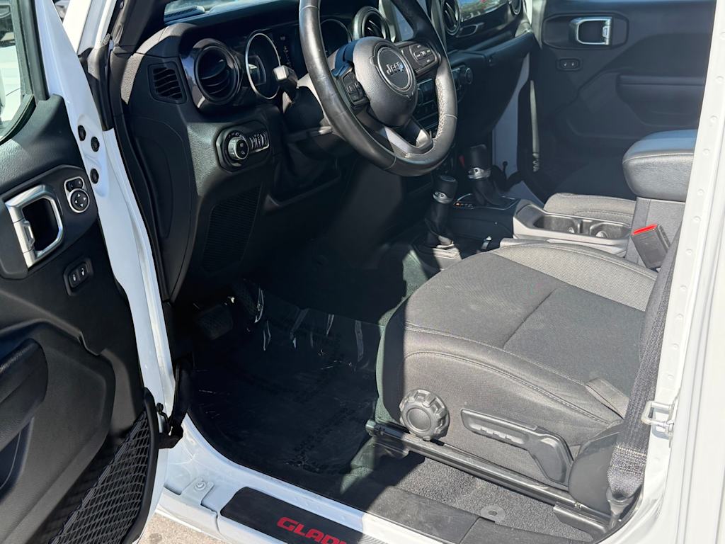 Thumbnail: 2021 Jeep Gladiator - 25