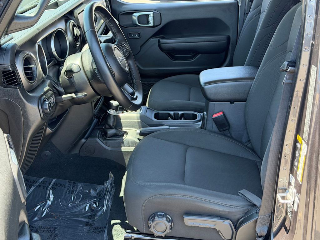 Thumbnail: 2022 Jeep Gladiator - 10