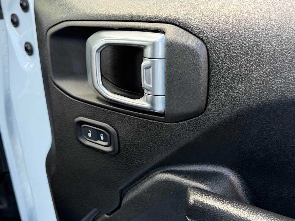 Thumbnail: 2021 Jeep Gladiator - 37
