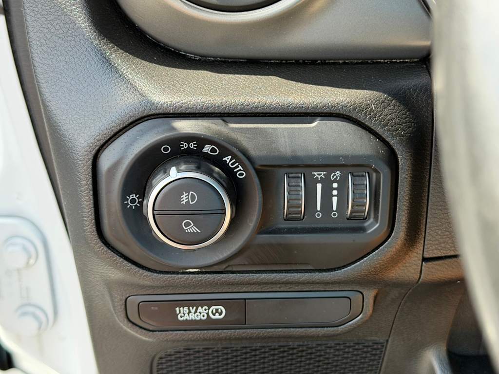 Thumbnail: 2021 Jeep Gladiator - 28
