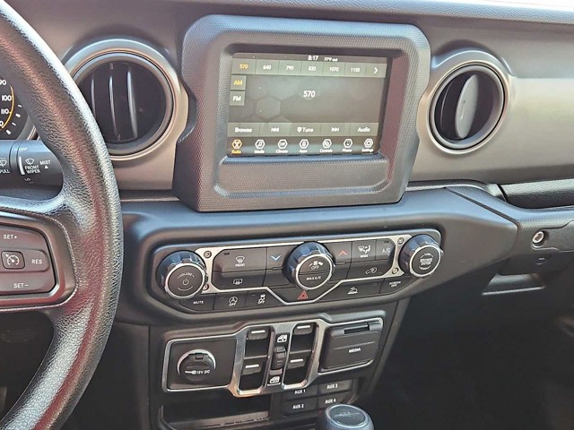 Thumbnail: 2023 Jeep Gladiator - 15