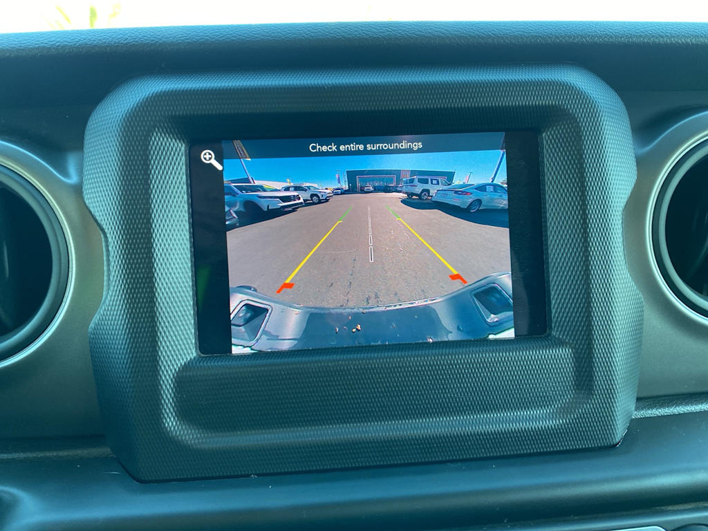 Thumbnail: 2021 Jeep Gladiator - 15