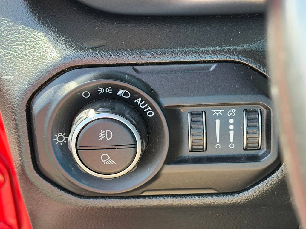 Thumbnail: 2022 Jeep Gladiator - 24