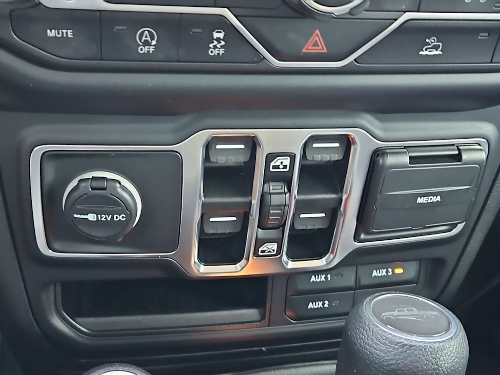 Thumbnail: 2021 Jeep Gladiator - 33