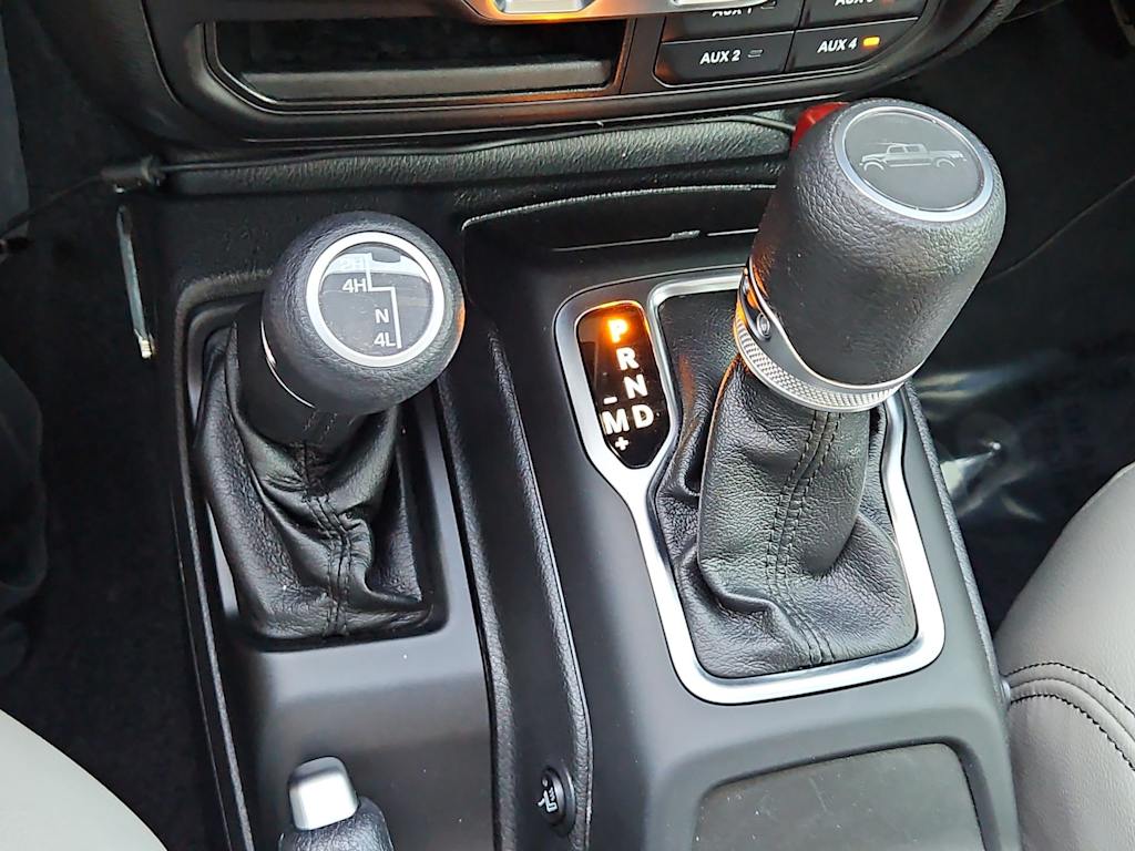 Thumbnail: 2021 Jeep Gladiator - 16