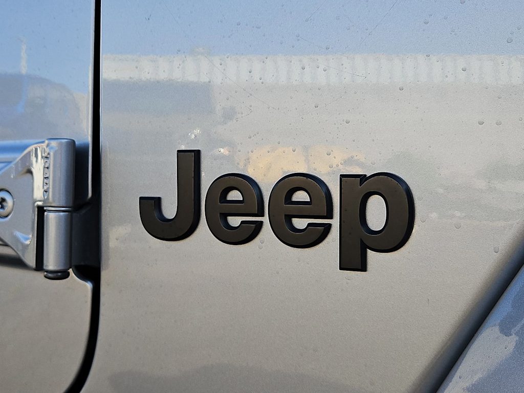 Thumbnail: 2021 Jeep Gladiator - 6