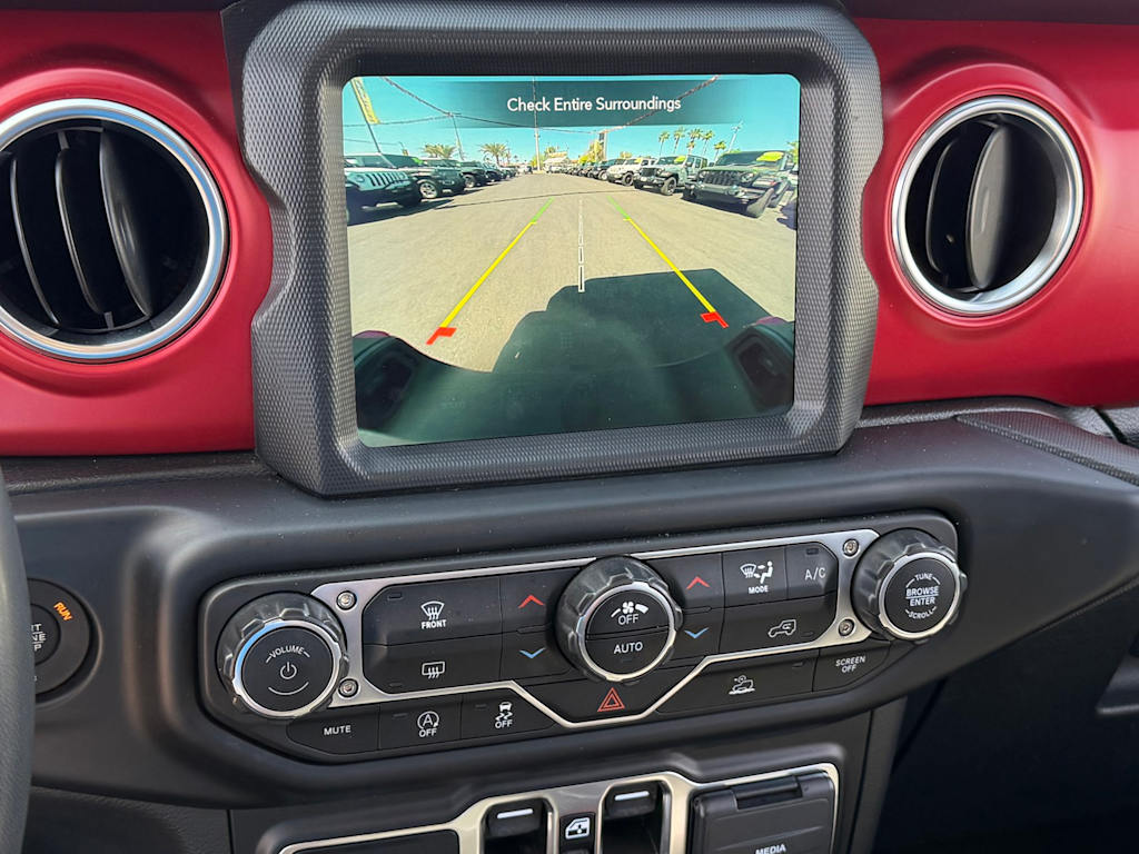 Thumbnail: 2023 Jeep Gladiator - 23