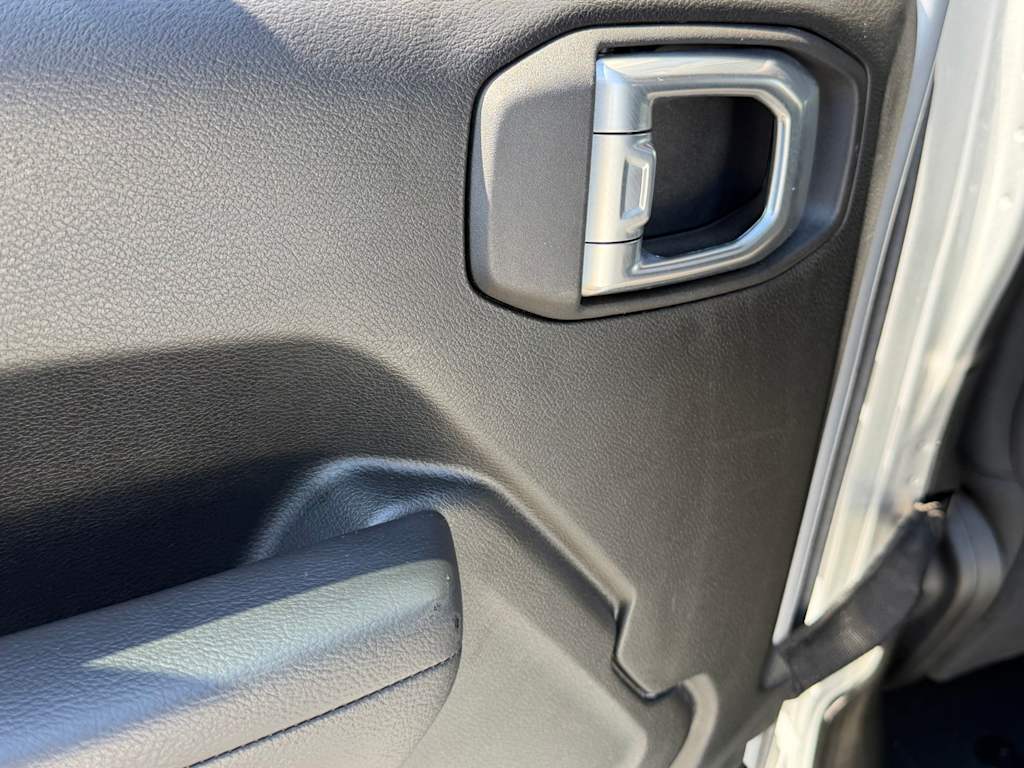 Thumbnail: 2022 Jeep Gladiator - 25