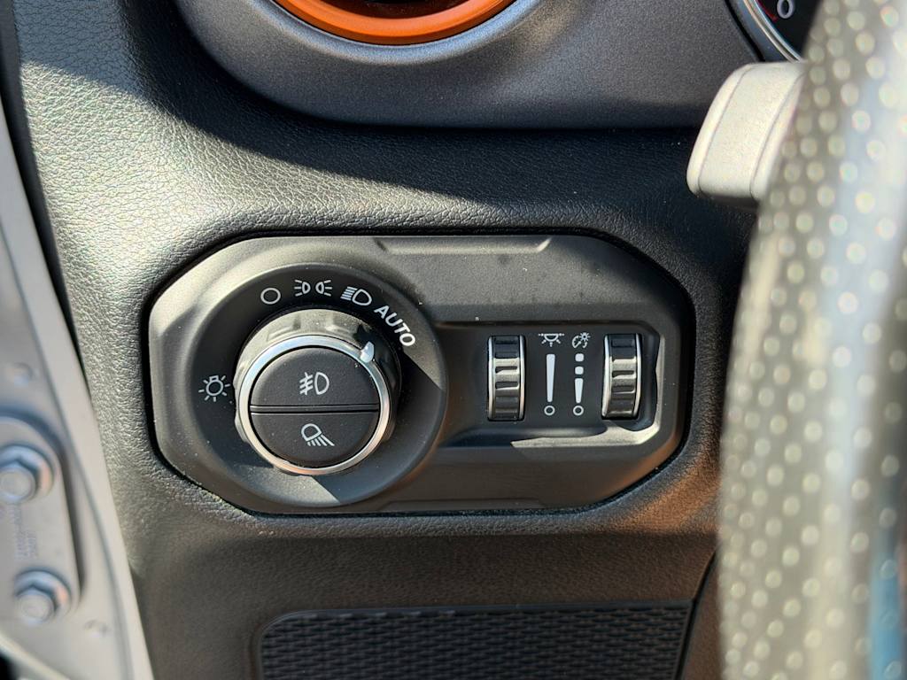 Thumbnail: 2021 Jeep Gladiator - 24