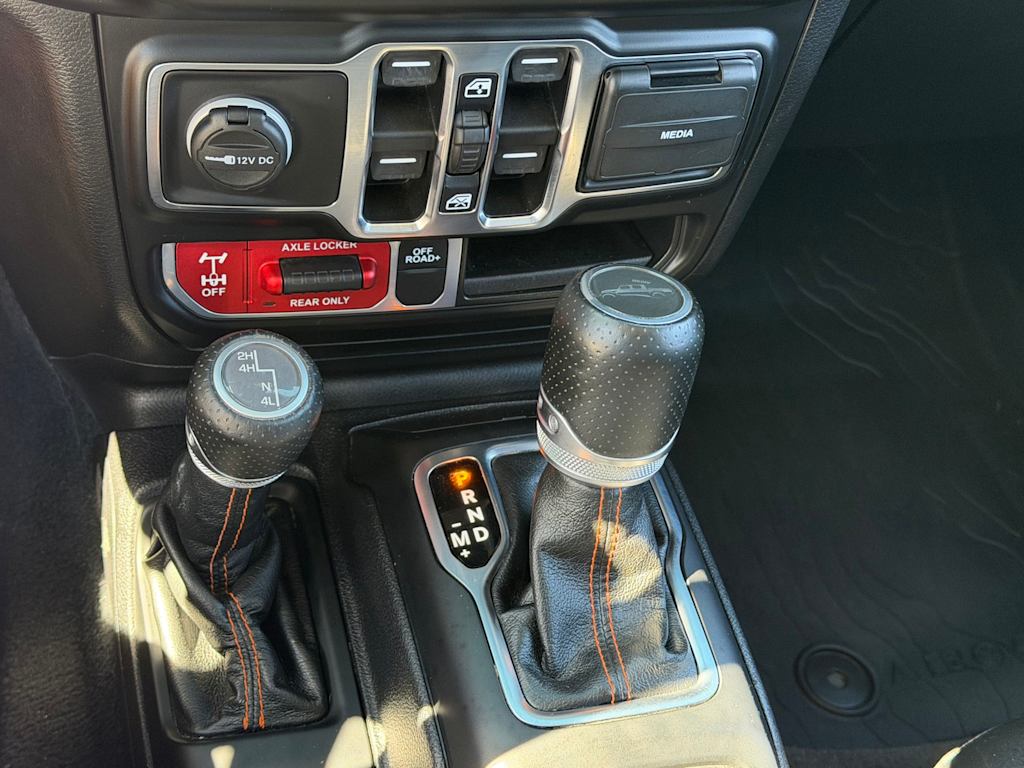 Thumbnail: 2021 Jeep Gladiator - 15