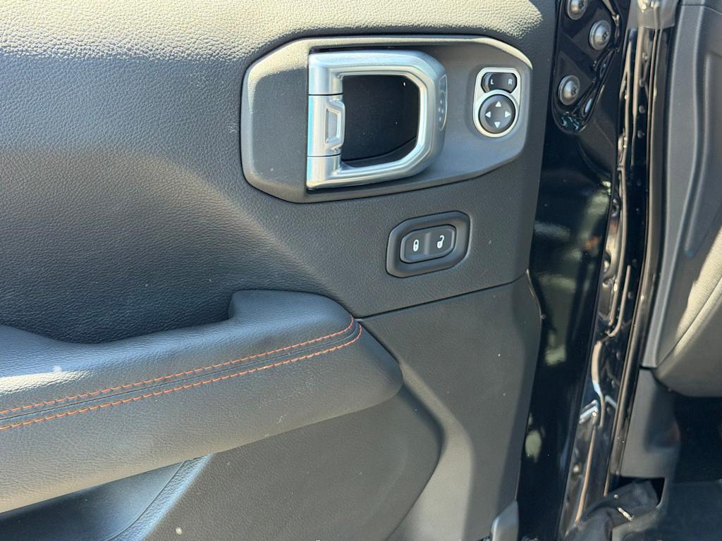 Thumbnail: 2021 Jeep Gladiator - 22