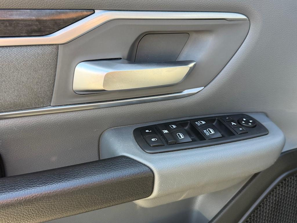 Thumbnail: 2021 RAM 1500 - 21