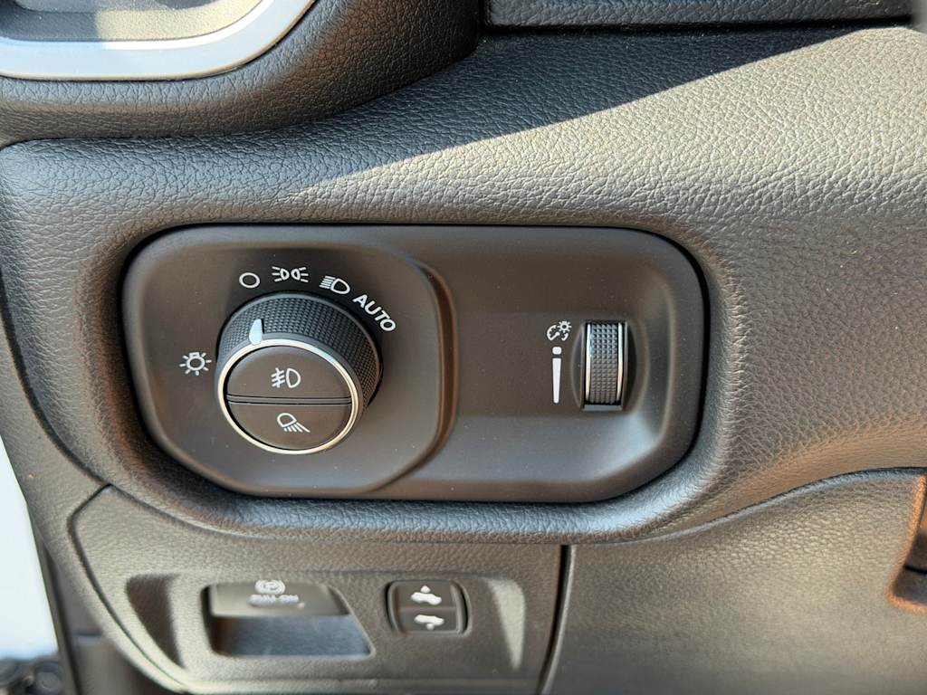 Thumbnail: 2022 RAM 1500 - 22