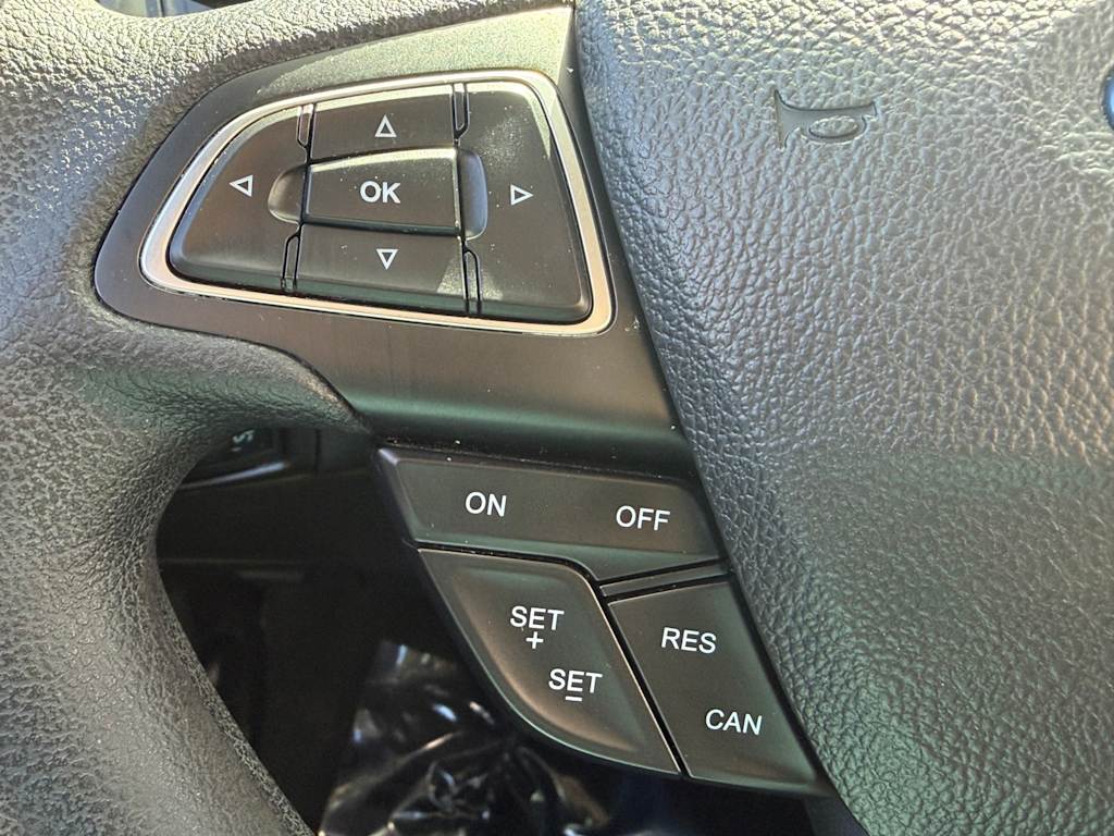 Thumbnail: 2016 Ford Focus - 24