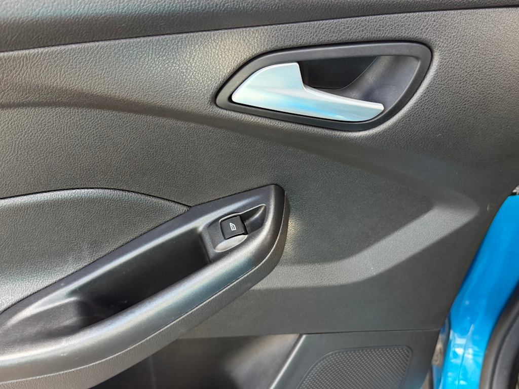 Thumbnail: 2016 Ford Focus - 27