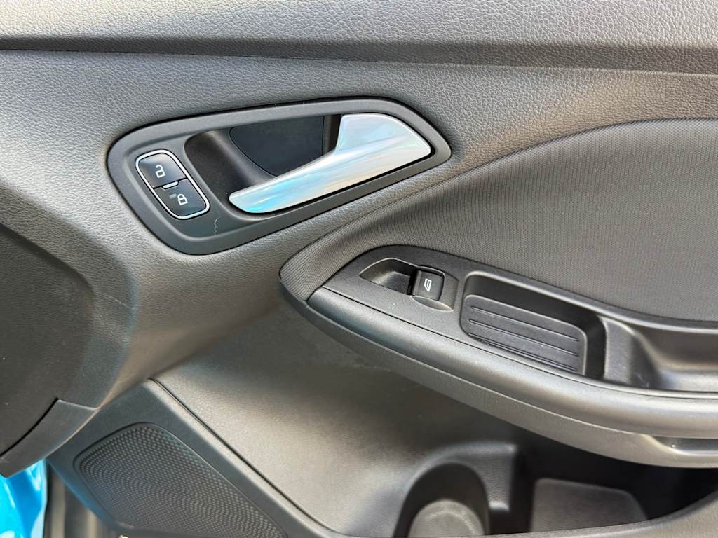 Thumbnail: 2016 Ford Focus - 31