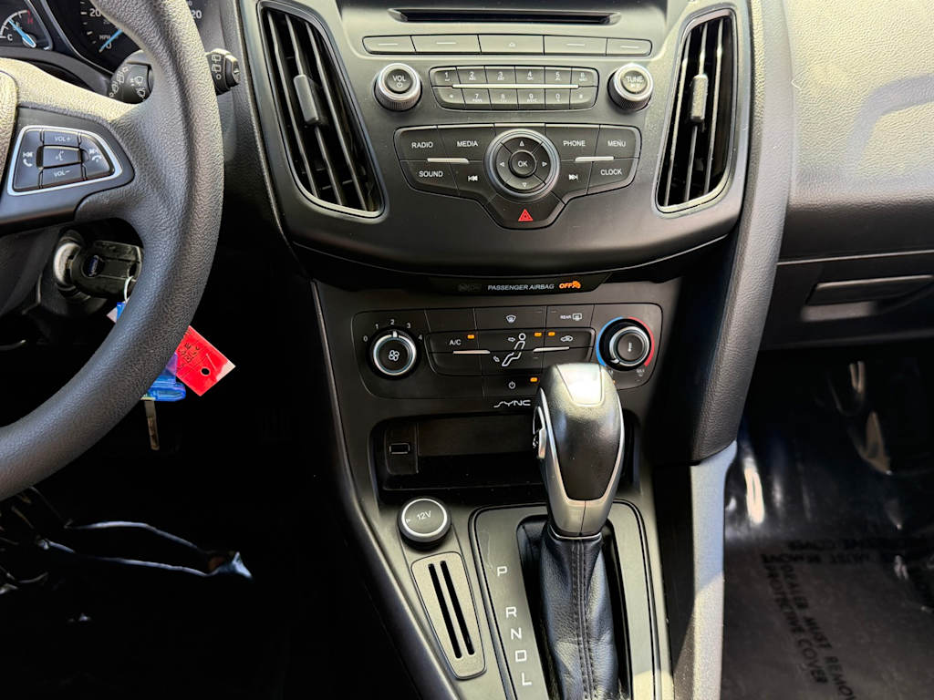 Thumbnail: 2016 Ford Focus - 14