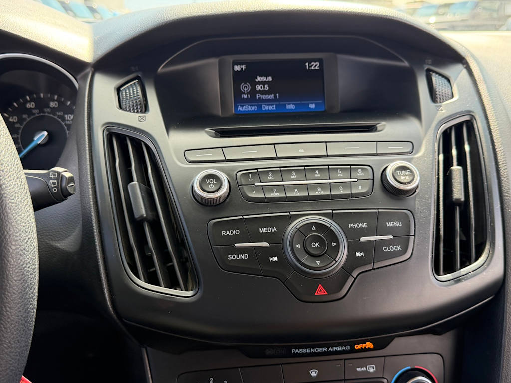 Thumbnail: 2016 Ford Focus - 26