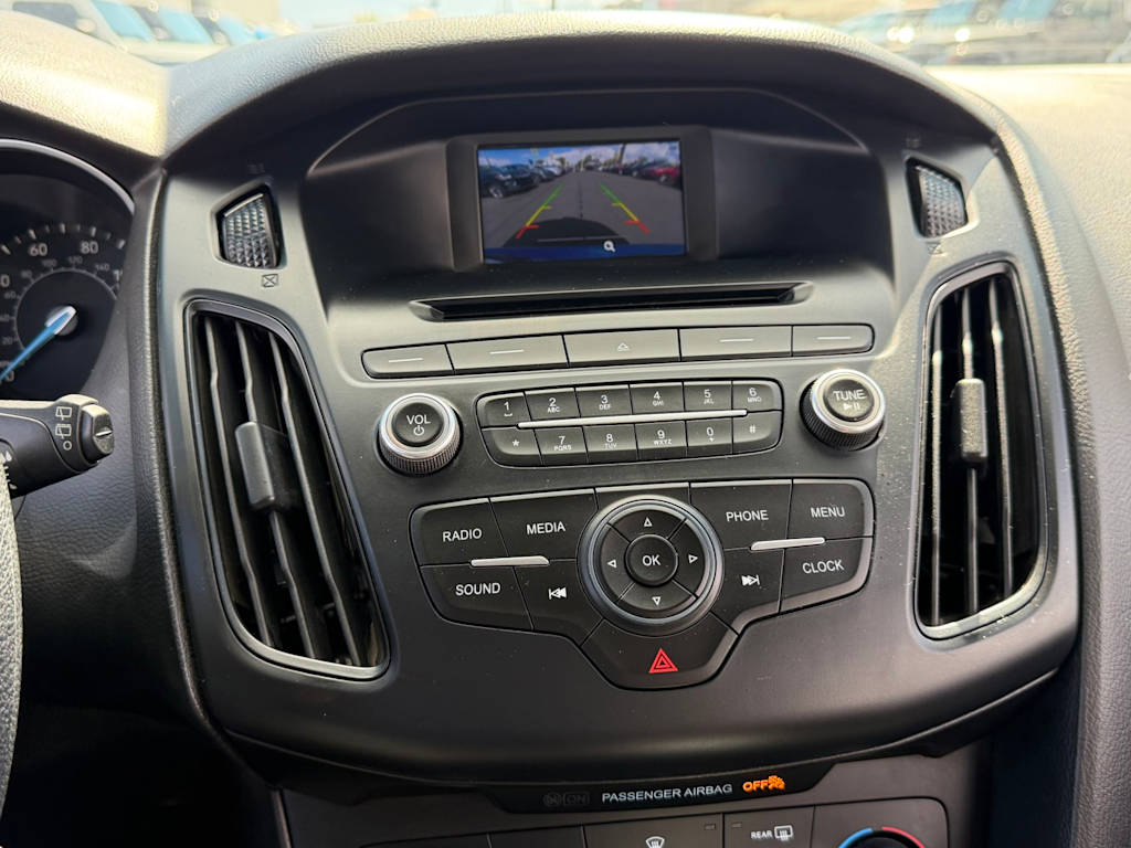 Thumbnail: 2016 Ford Focus - 13