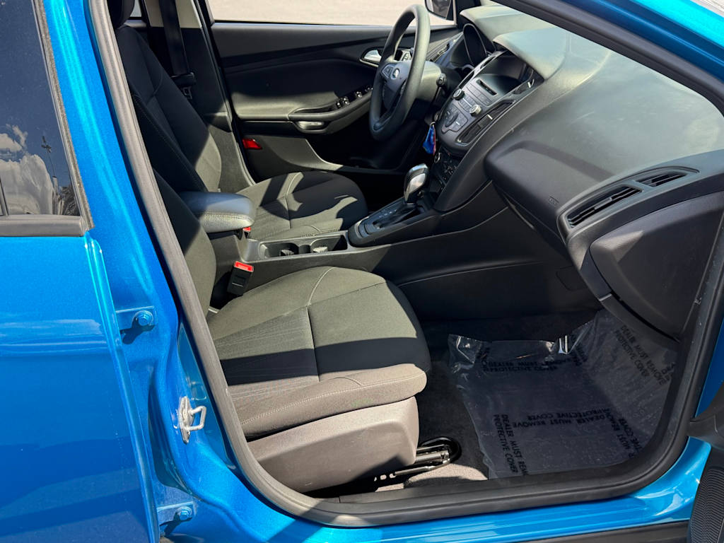 Thumbnail: 2016 Ford Focus - 30