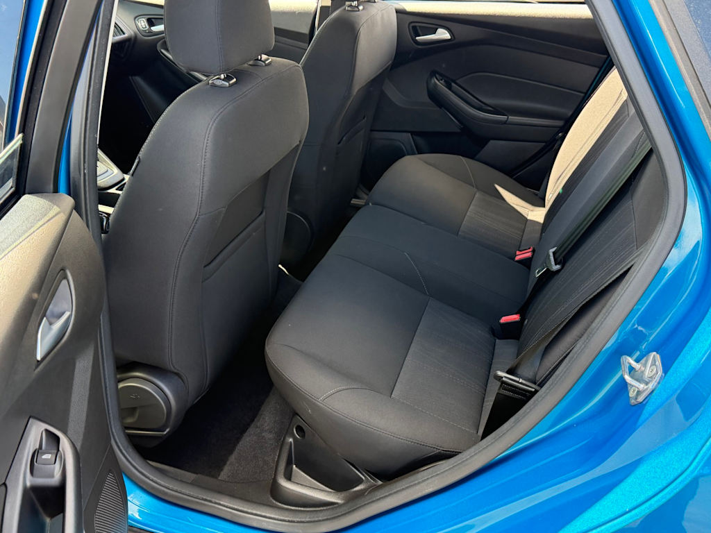 Thumbnail: 2016 Ford Focus - 12