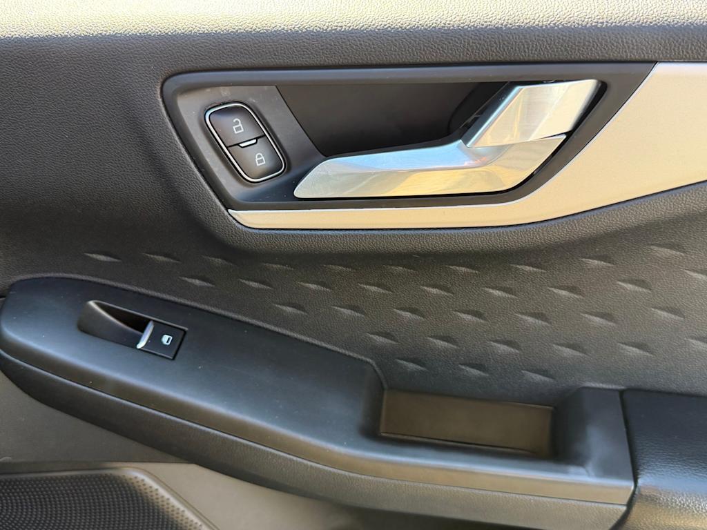 Thumbnail: 2020 Ford Escape - 32